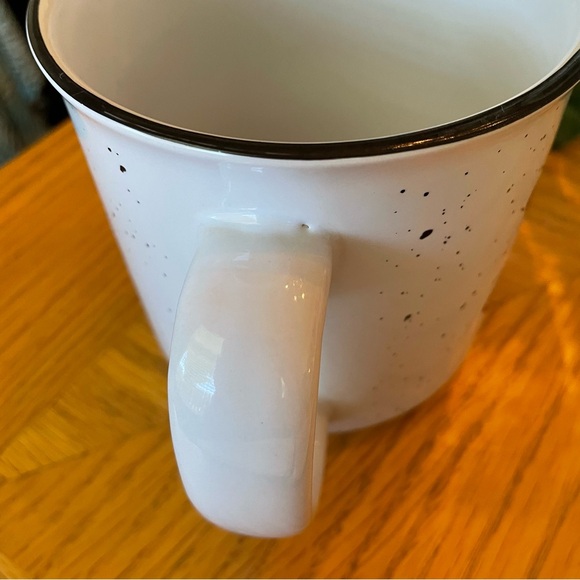 Harry Potter Hogwarts Crest Mug - Picture 6 of 7